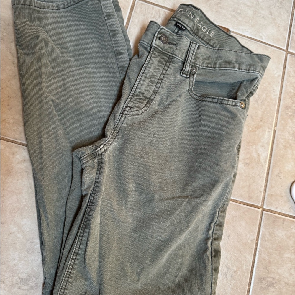 American Eagle 90's Straight Stretch Corduroy Olive Green Pants